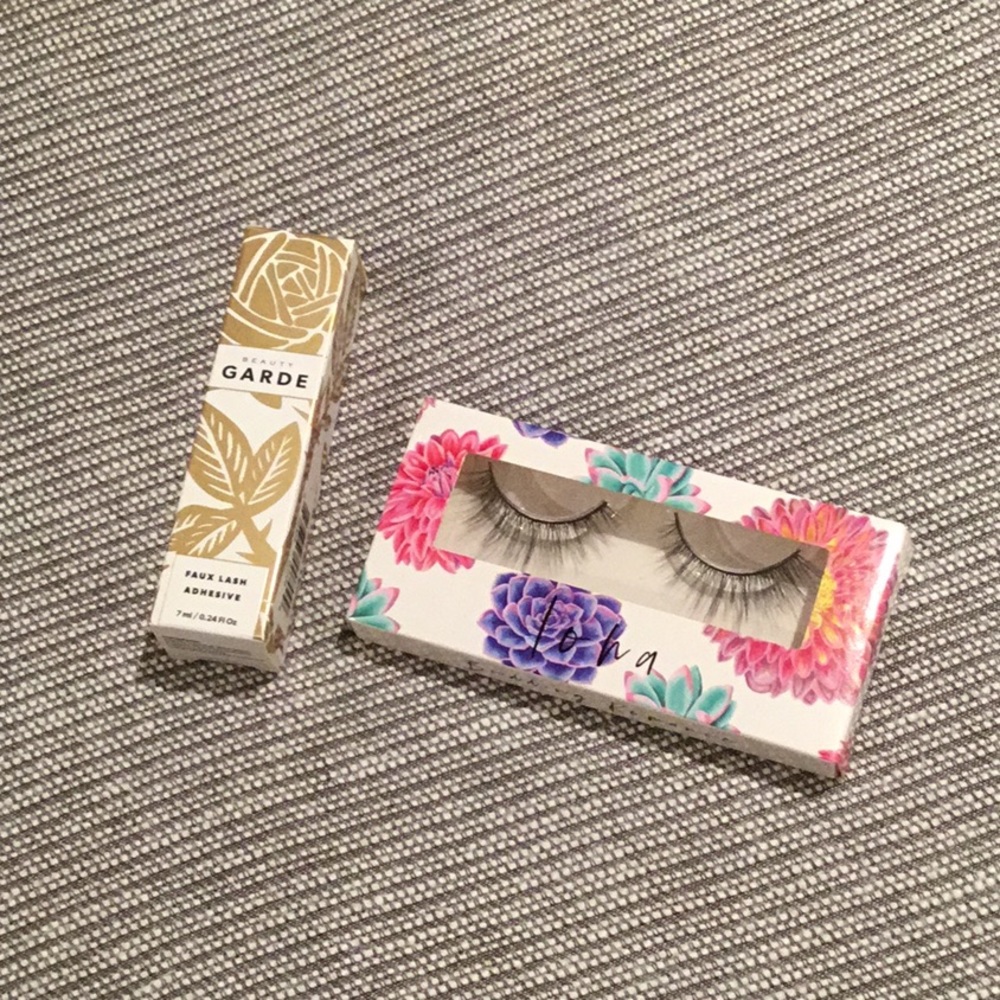 Vegan Faux Eyelashes and application glue